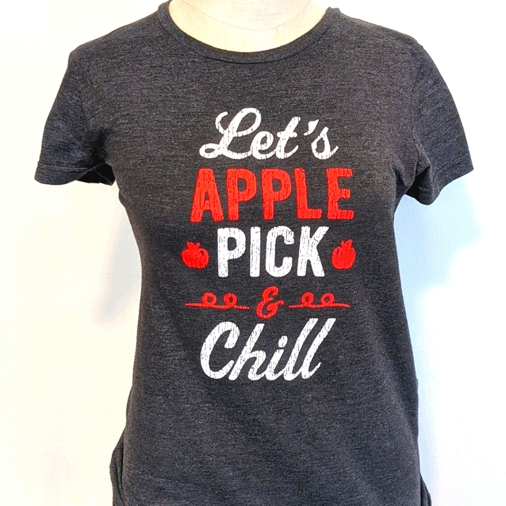 Apple Pick and Chill fitted tee